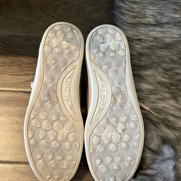 Aldo pink sparkling sneakers! Size 6 - Picture 3 of 7